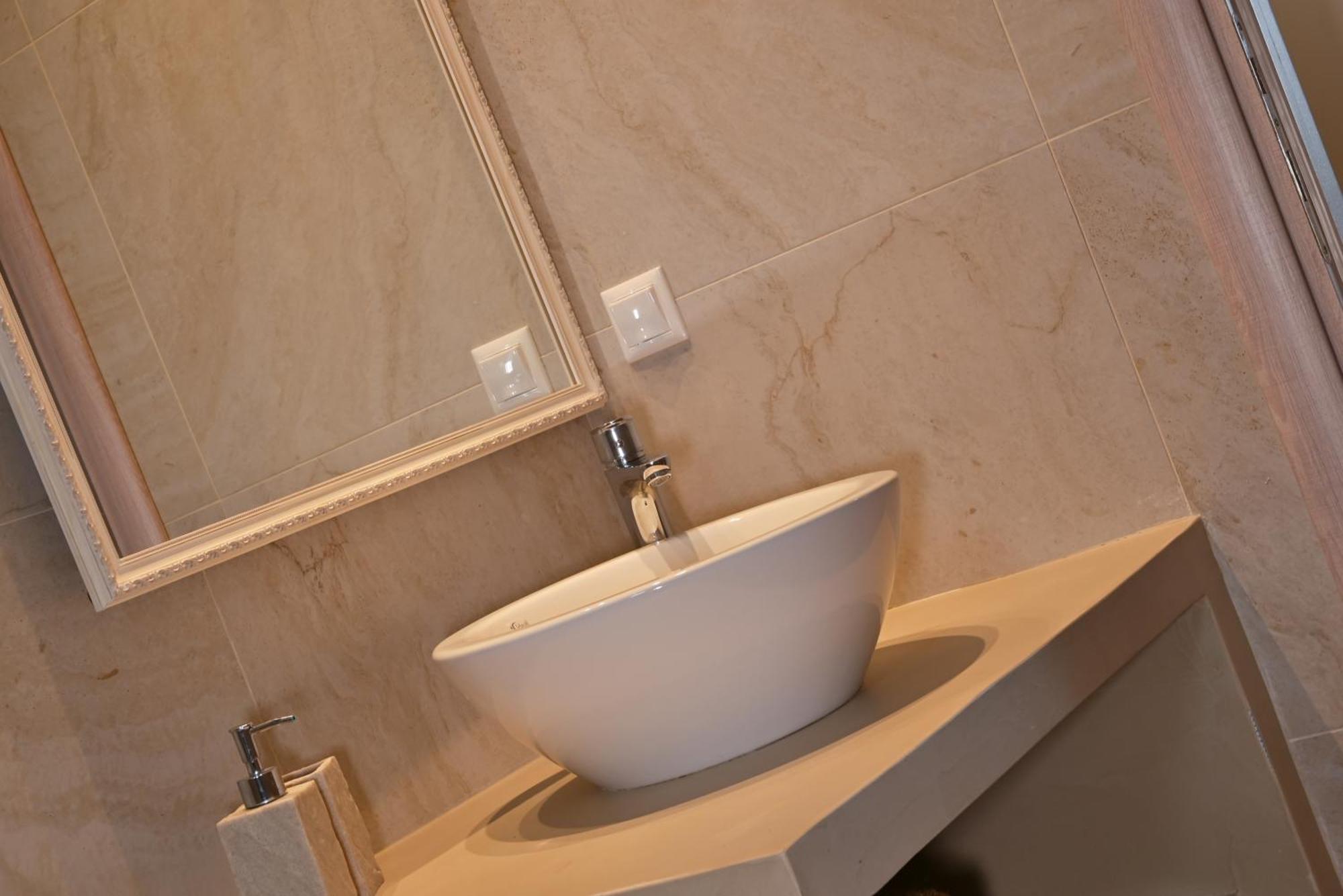 Efmar Exclusive Residences ยีธิโอ ภายนอก รูปภาพ